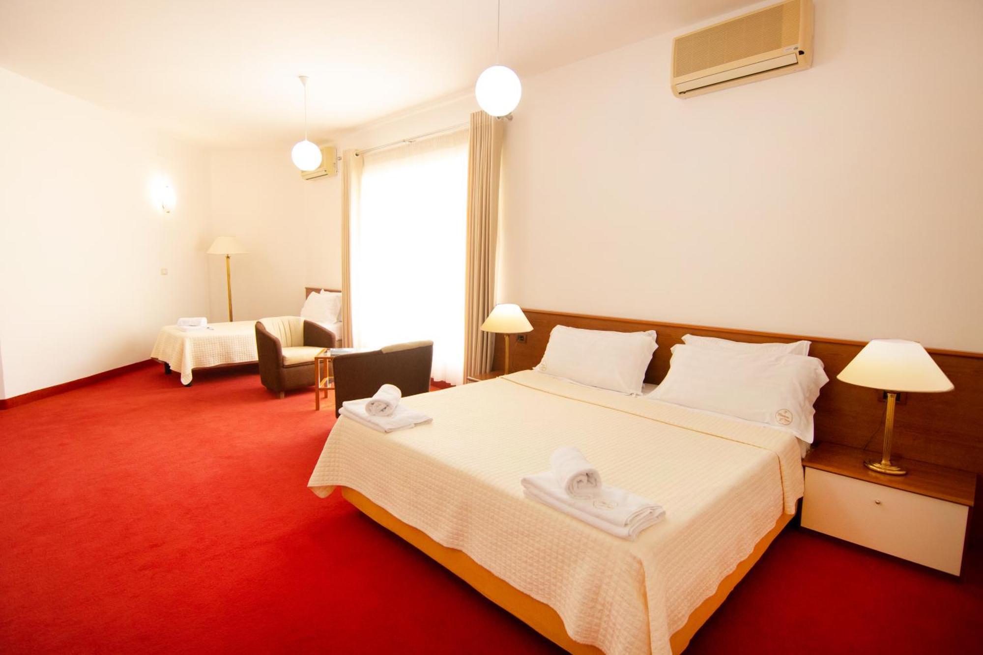 Chateau Linza Hotel 4*
