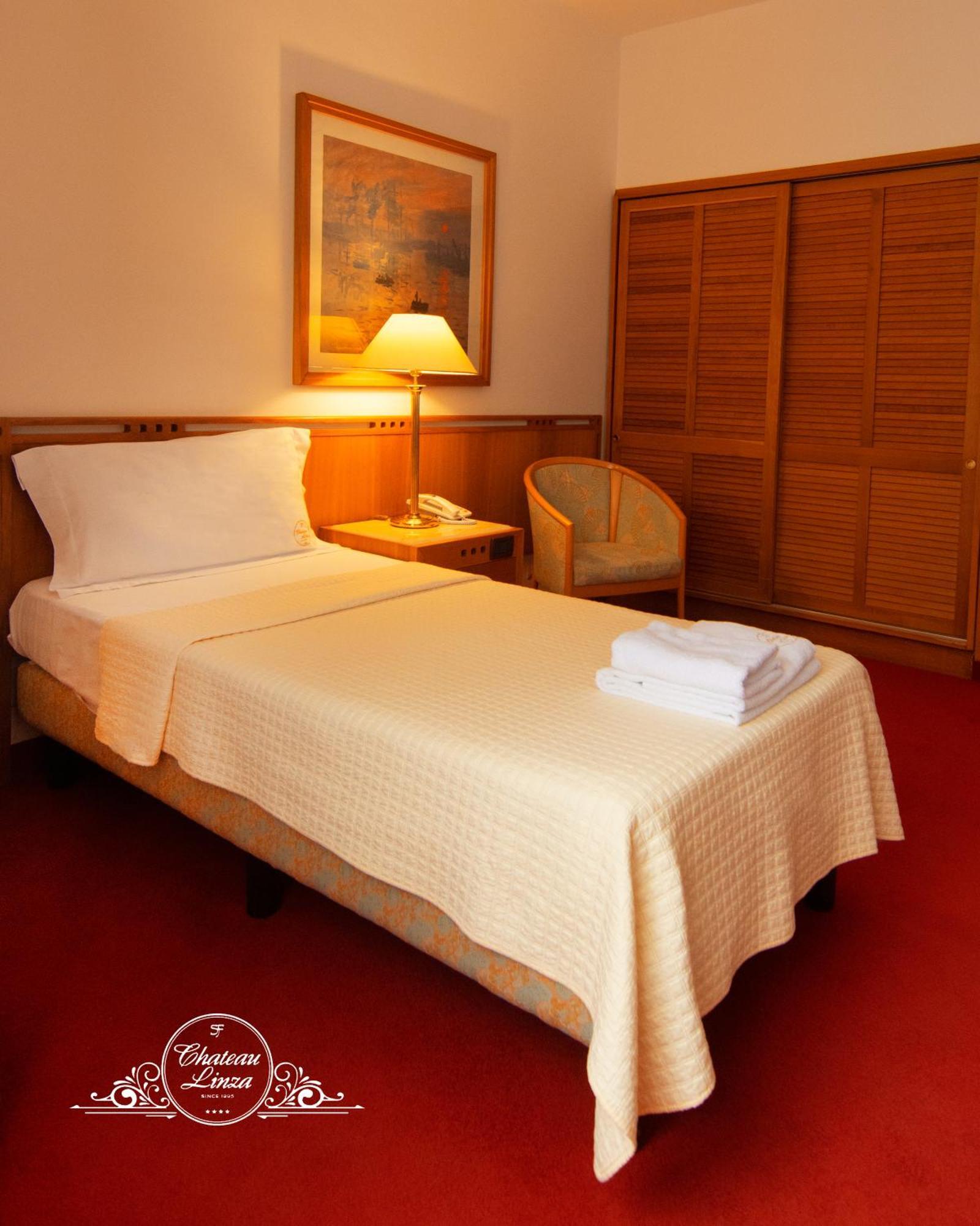 Chateau Linza Hotel