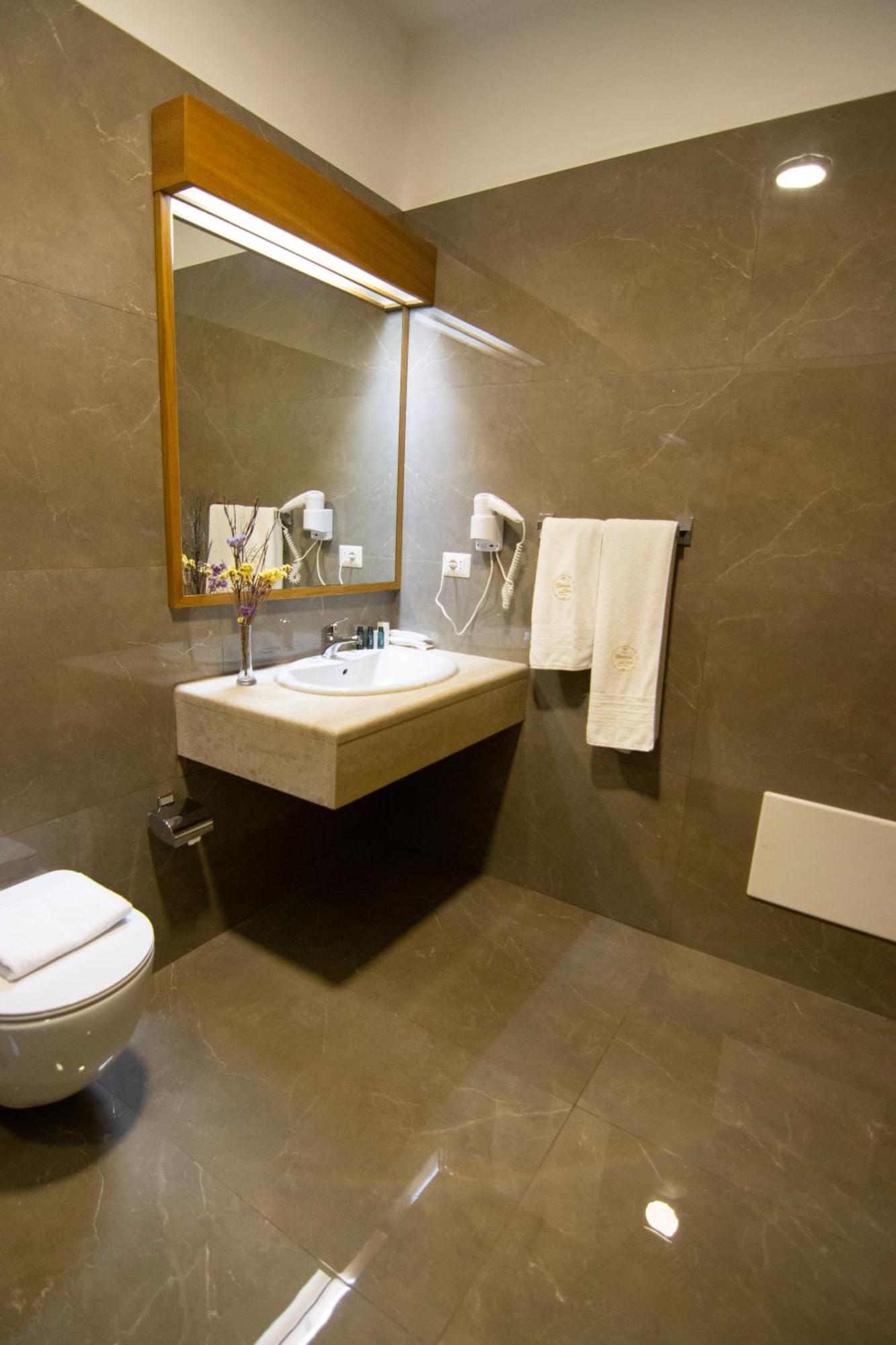 Chateau Linza 4*